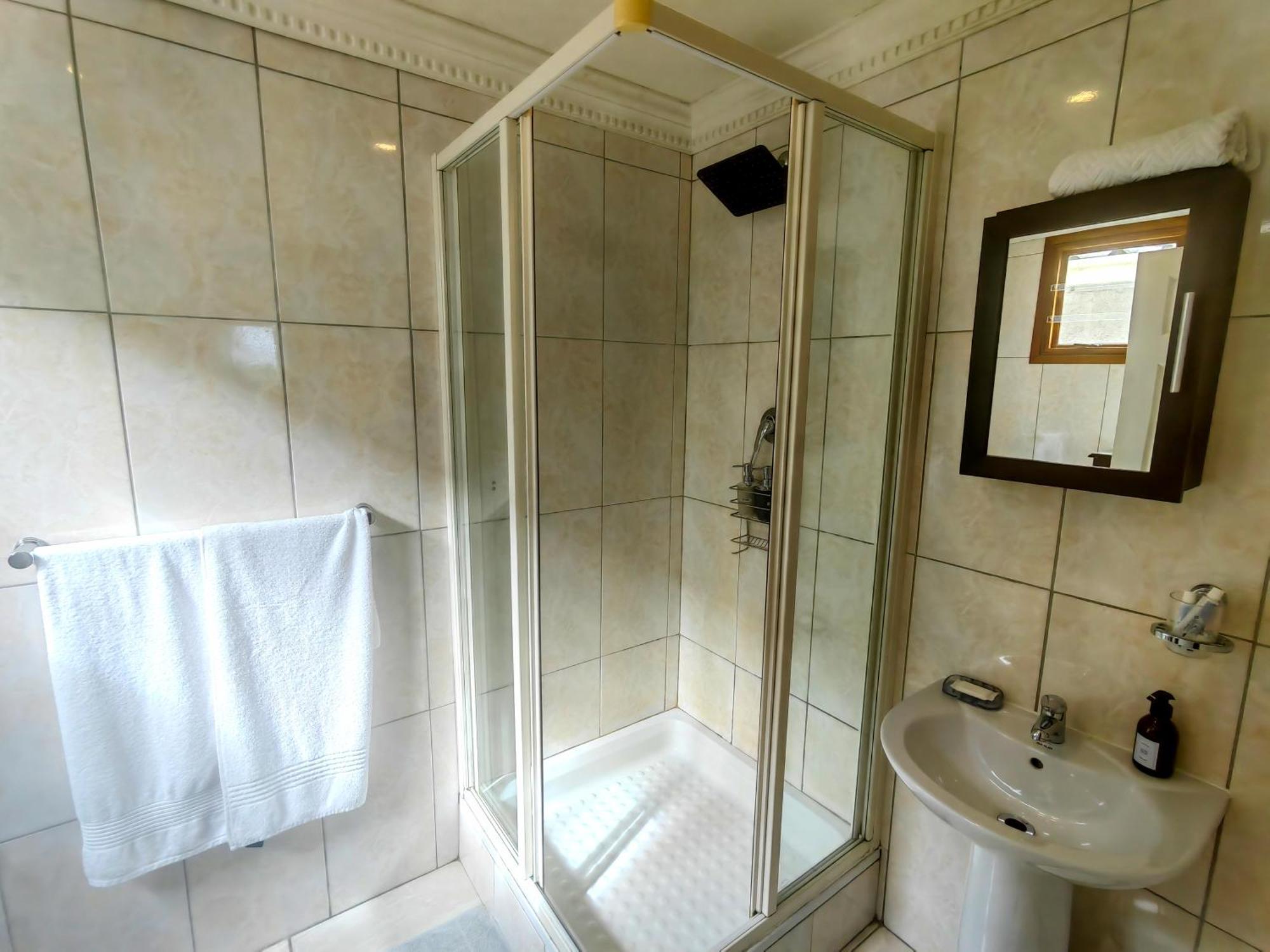 Swiss Cottage Guest House Кейптаун Екстериор снимка
