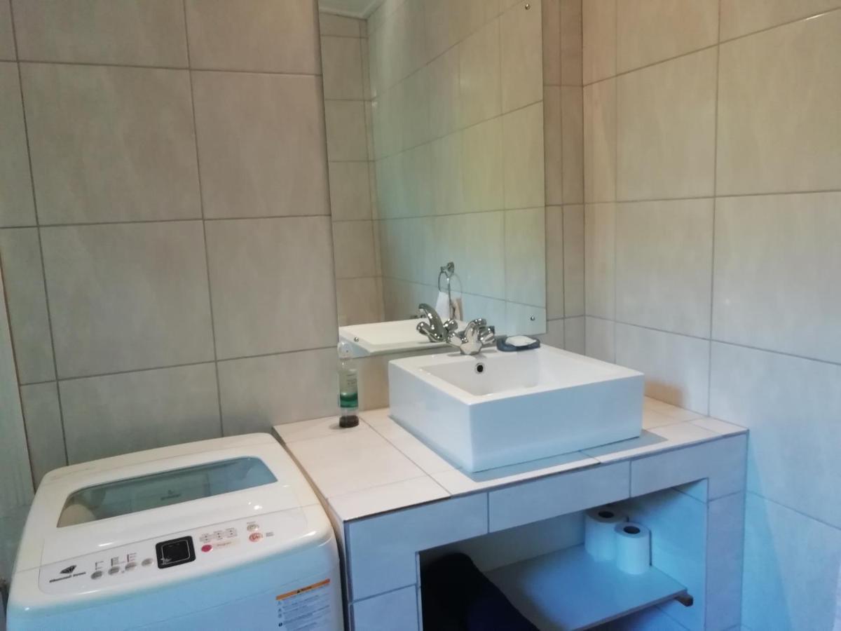 Swiss Cottage Guest House Кейптаун Екстериор снимка